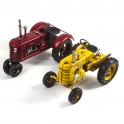 Tracteur miniature en métal rouge, L 27 cm