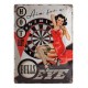 Plaque métal : Pin-up cible fléchettes 30x40 cm