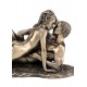 Statuette couple nu, effet bronze : Le baiser, H 29 cm