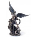 Statuette résine : L'archange Saint Michel et Le Diable, H 26 cm