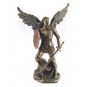 Statuette résine : L'archange Saint Michel et Le Diable, H 24 cm