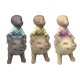 Verre Cadeaux Figurine Résine Enfant Bouddhiste sur Cochon x3 Couleurs 13 cm