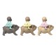 Verre Cadeaux Figurine Résine Enfant Bouddhiste sur Cochon x3 Couleurs 13 cm