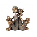 SGRIMALT Statuette Fille et Garçon Assis Dos à Dos, Effet Bronze patiné, Résine, H 21 cm