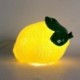 Citron jaune design, lampe d'ambiance et Veilleuse en porcelaine, finition brillante satin, longueur 23 cm